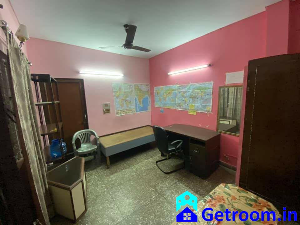 Double Shared Room House Bachelor