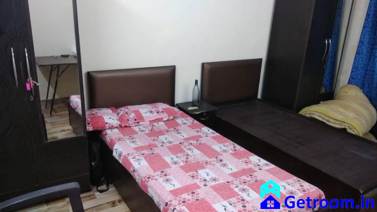 Double Shared Room House Bachelor