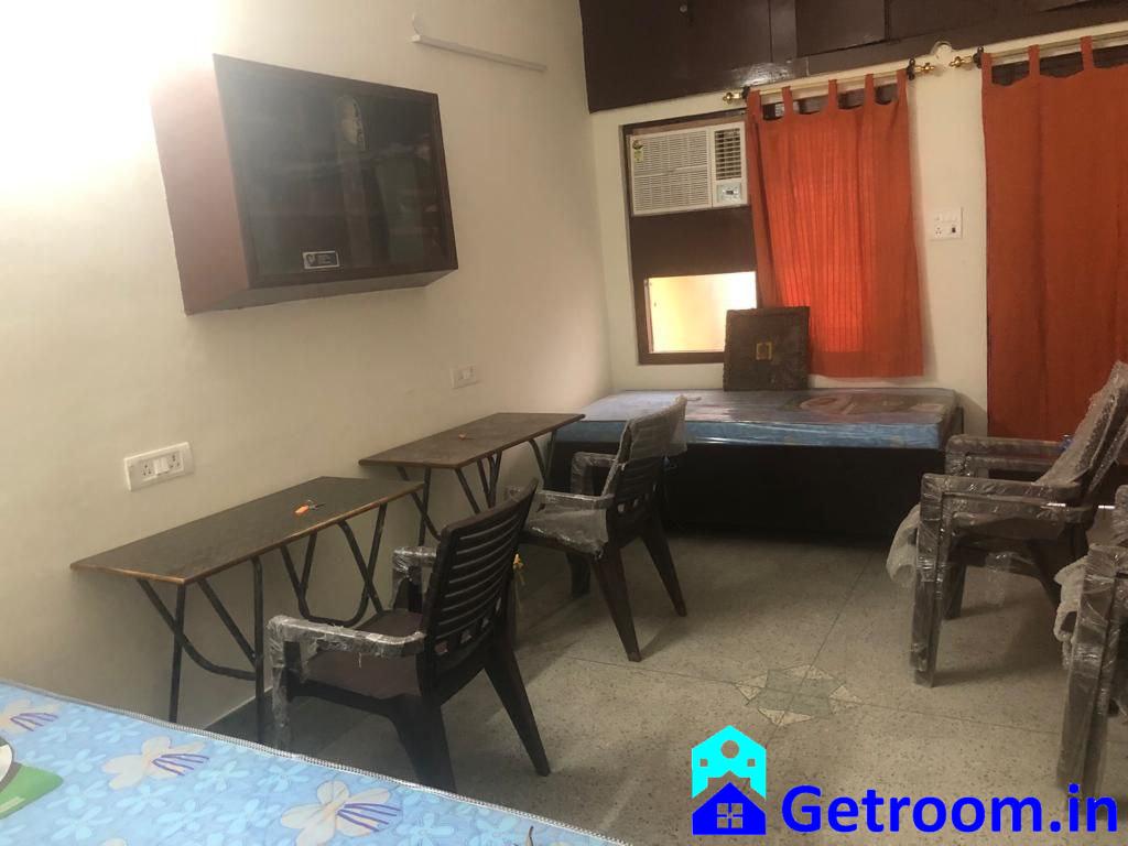 Double Shared Room House Bachelor