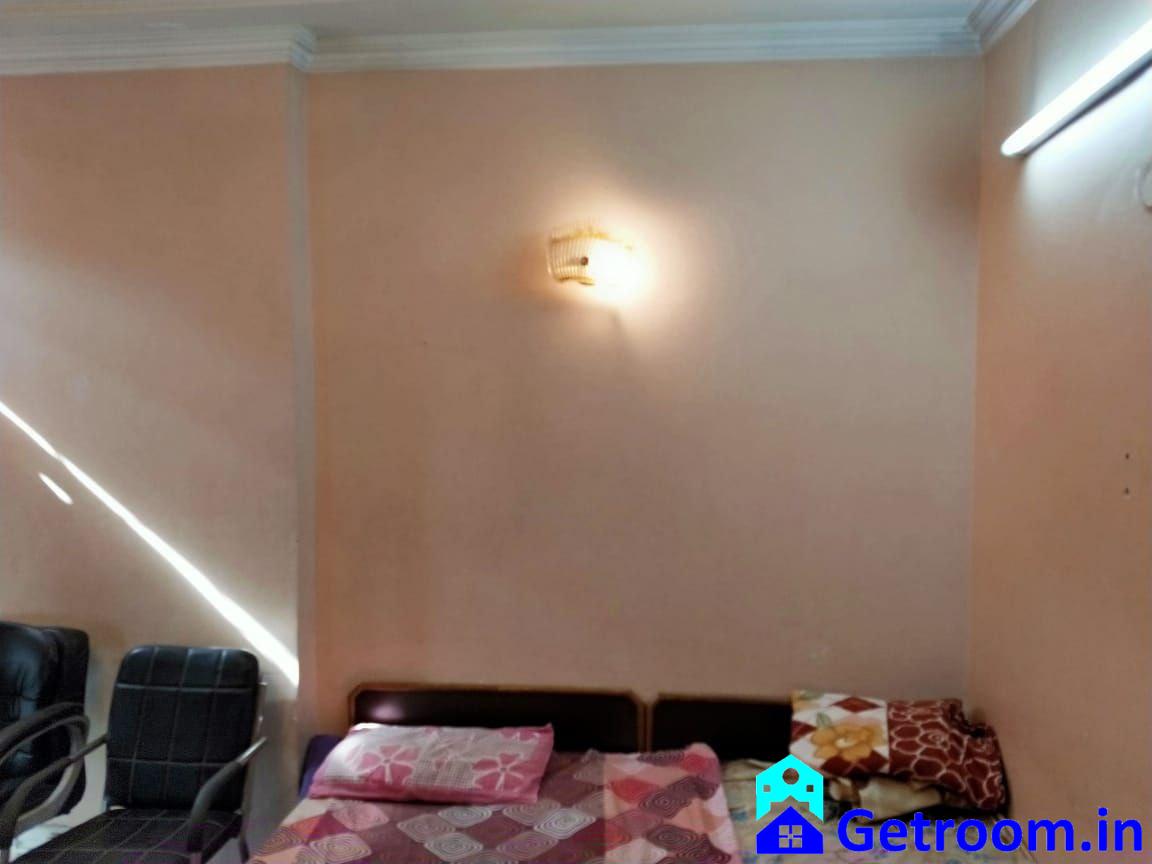 Double Shared Room House Bachelor